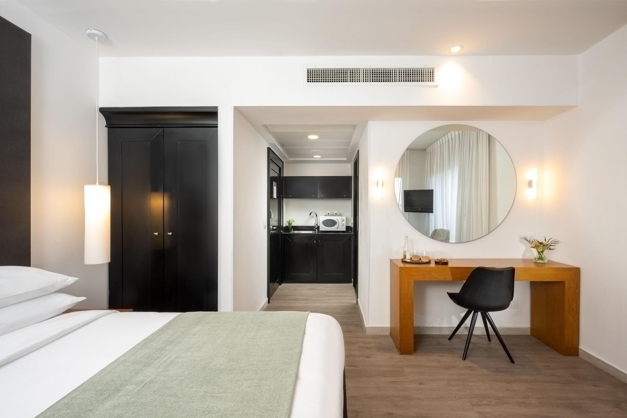 Savoy Sea Side Hotel (Adults Only) Tel Aviv Dış mekan fotoğraf